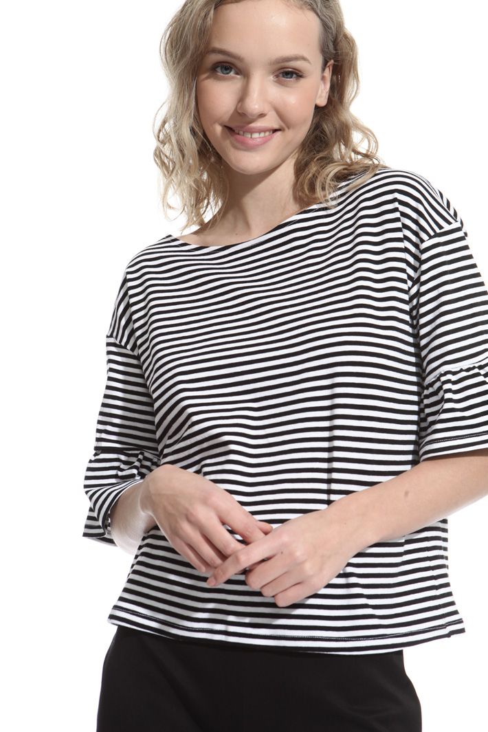 T-shirt con manica a corolla Intrend T-shirt con manica a corolla Intrend