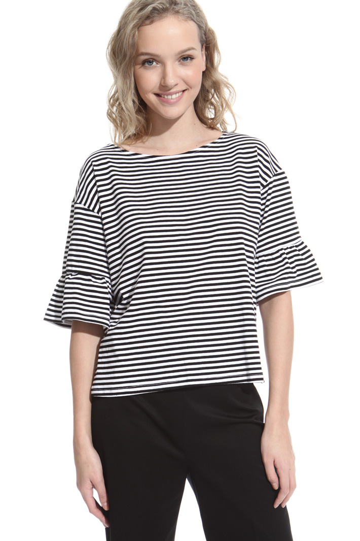 T-shirt con manica a corolla Intrend T-shirt con manica a corolla Intrend