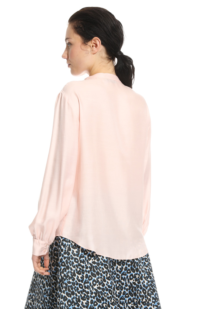Blusa con volant allo scollo Intrend Blusa con volant allo scollo Intrend