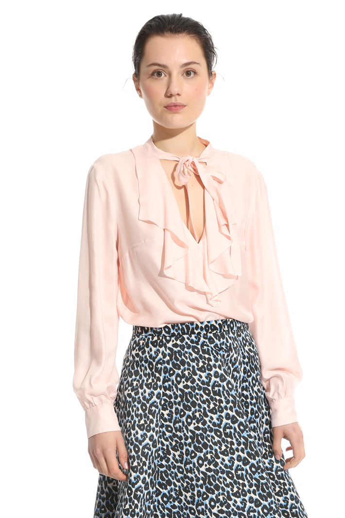 Blusa con volant allo scollo Intrend Blusa con volant allo scollo Intrend