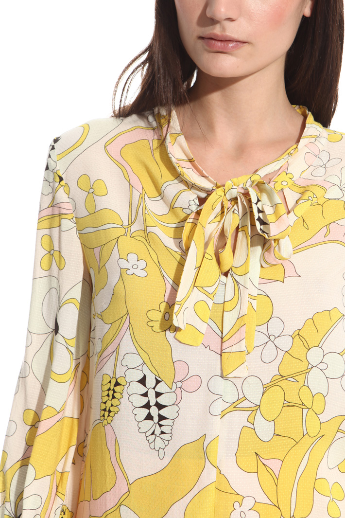 Blusa in tessuto fluido Intrend Blusa in tessuto fluido Intrend