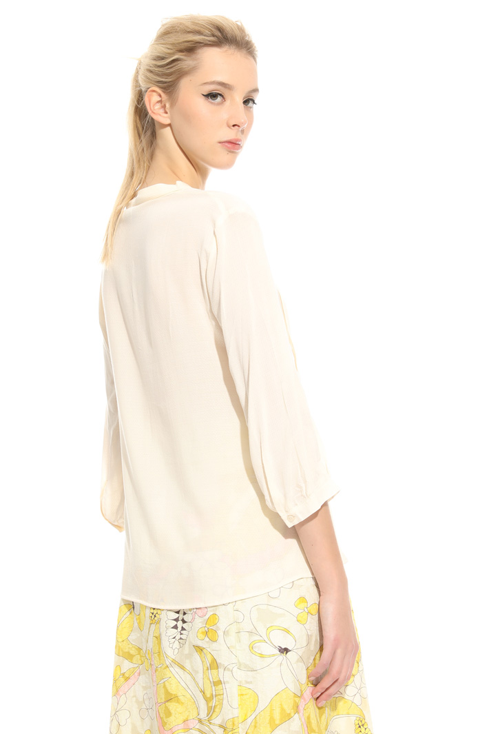 Blusa in tessuto fluido Intrend Blusa in tessuto fluido Intrend