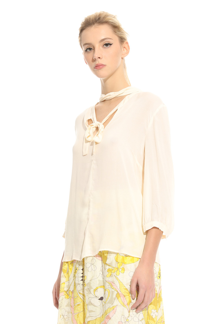 Blusa in tessuto fluido Intrend Blusa in tessuto fluido Intrend