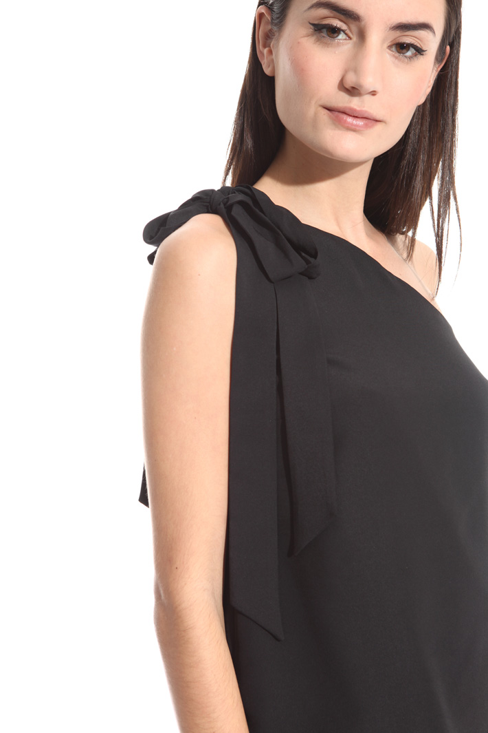 Top monospalla in crepe Intrend Top monospalla in crepe Intrend