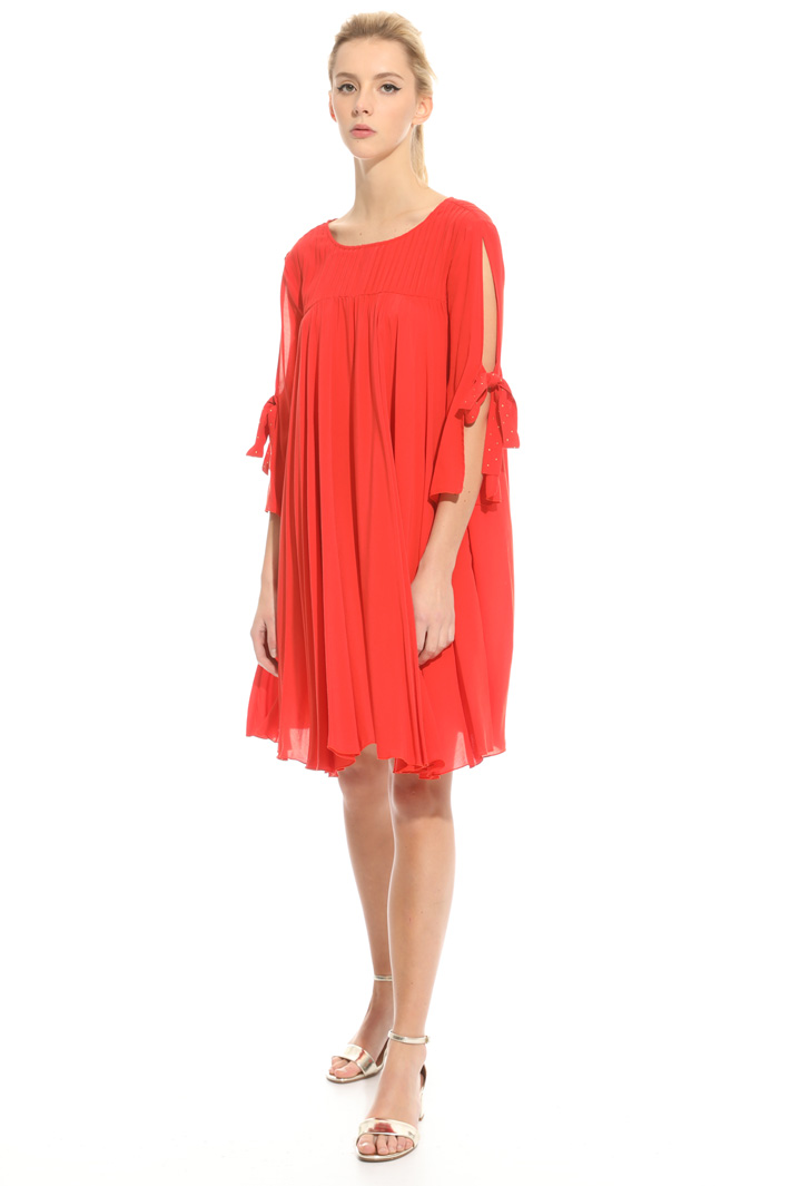 Loose-fit crepe dress Intrend Loose-fit crepe dress Intrend