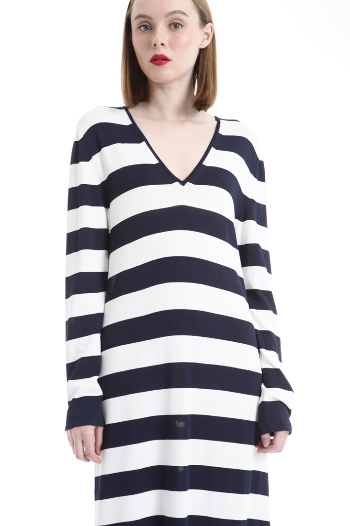 Knitted viscose dress Intrend Knitted viscose dress Intrend