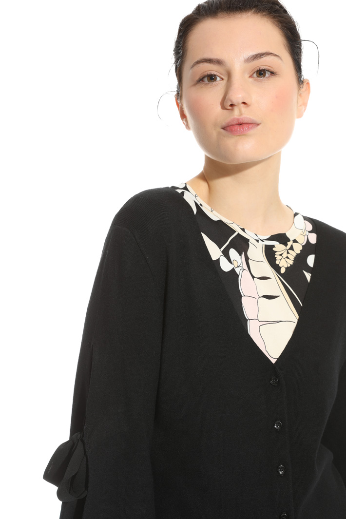 Cardigan con fiocchi Intrend Cardigan con fiocchi Intrend
