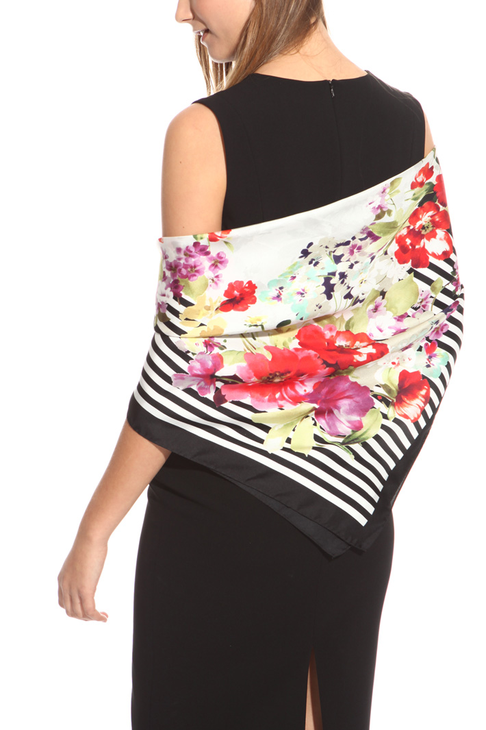 Foulard in twill multifantasia Intrend Foulard in twill multifantasia Intrend