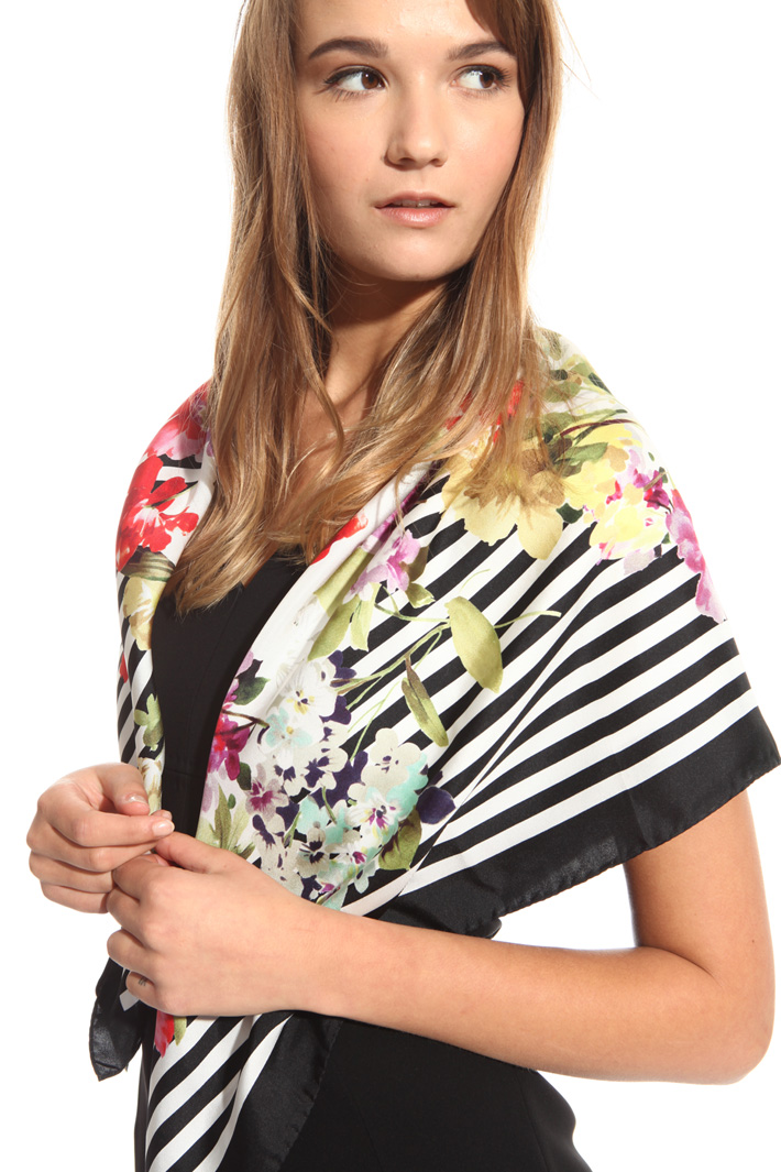 Foulard in twill multifantasia Intrend Foulard in twill multifantasia Intrend