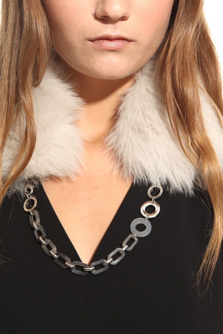 Fox fur collar with chain Intrend Fox fur collar with chain Intrend