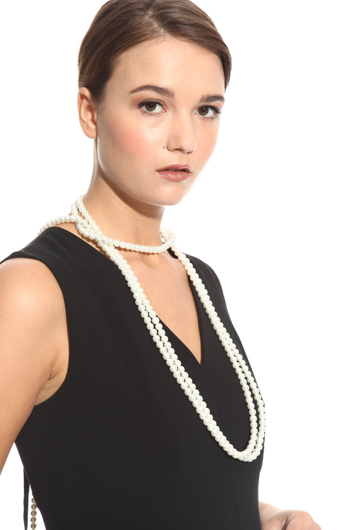 Long necklace with pearls
Intrend Long necklace with pearls
Intrend