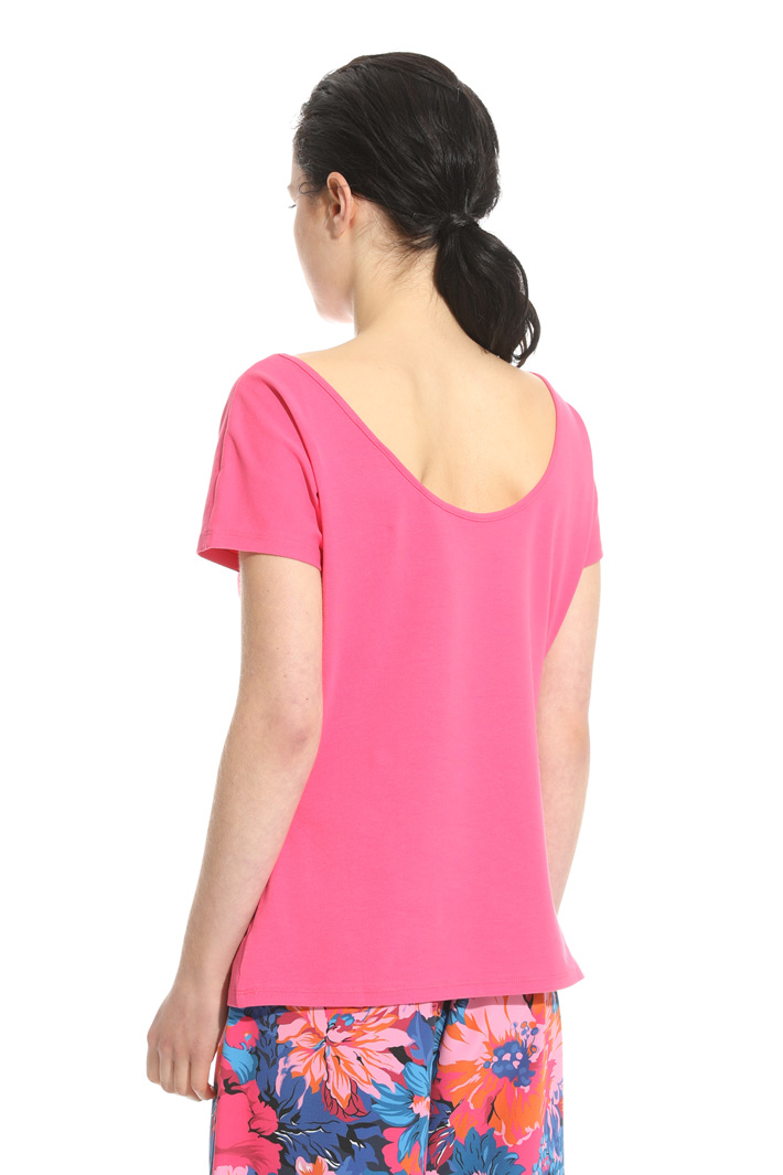 T-shirt con scollo ampio Intrend T-shirt con scollo ampio Intrend