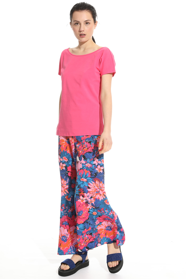 T-shirt con scollo ampio Intrend T-shirt con scollo ampio Intrend