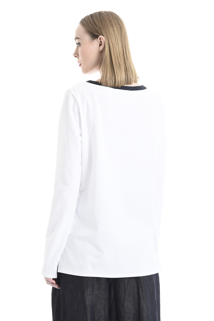 T-shirt con ricami al collo Intrend T-shirt con ricami al collo Intrend