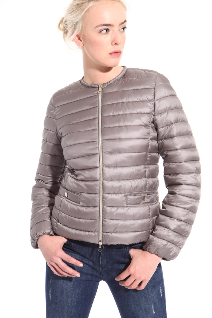 Quilted short padded jacket
Intrend Quilted short padded jacket
Intrend