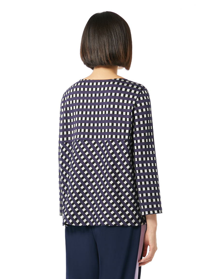 Maglia con patch e spilla Maglia con patch e spilla