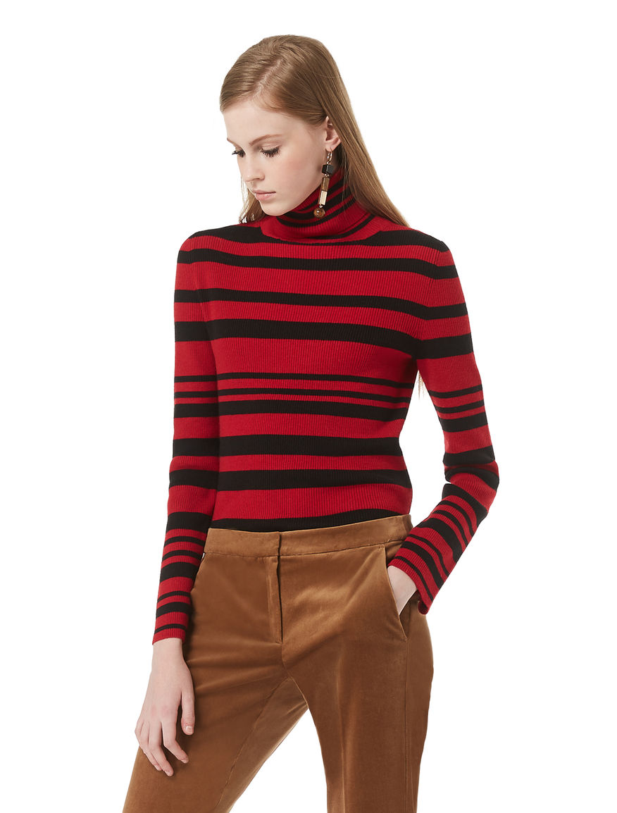 Semi-fitted turtleneck sweater Semi-fitted turtleneck sweater