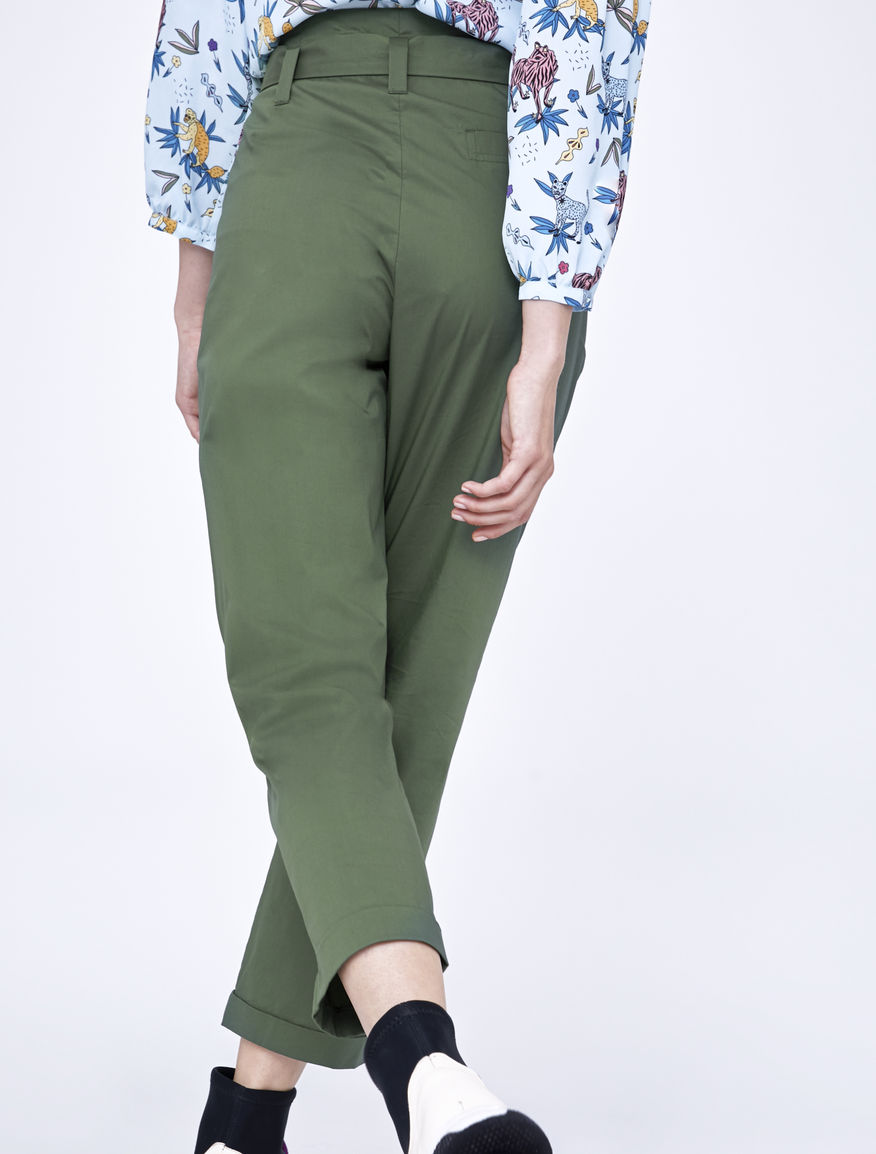 Pantaloni a vita alta Pantaloni a vita alta