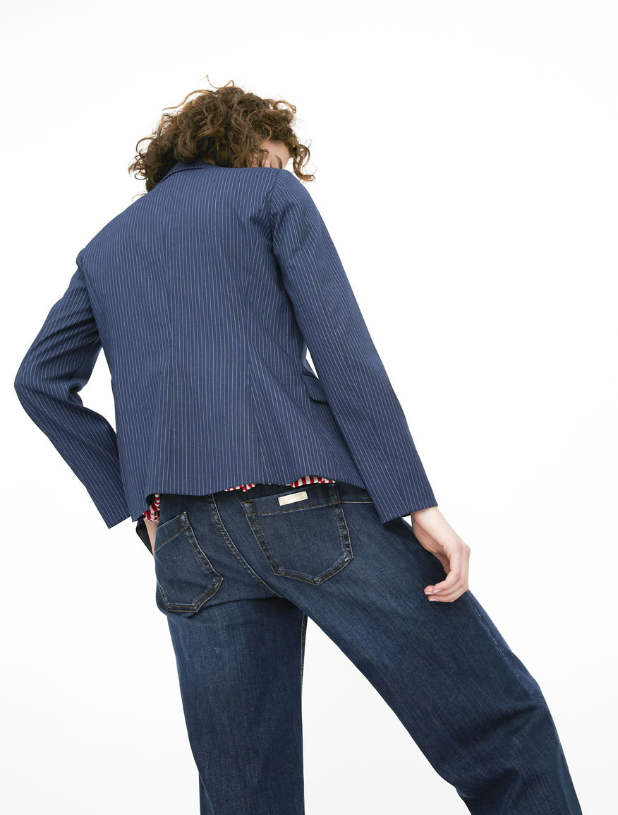 Semi-fitted blazer Semi-fitted blazer