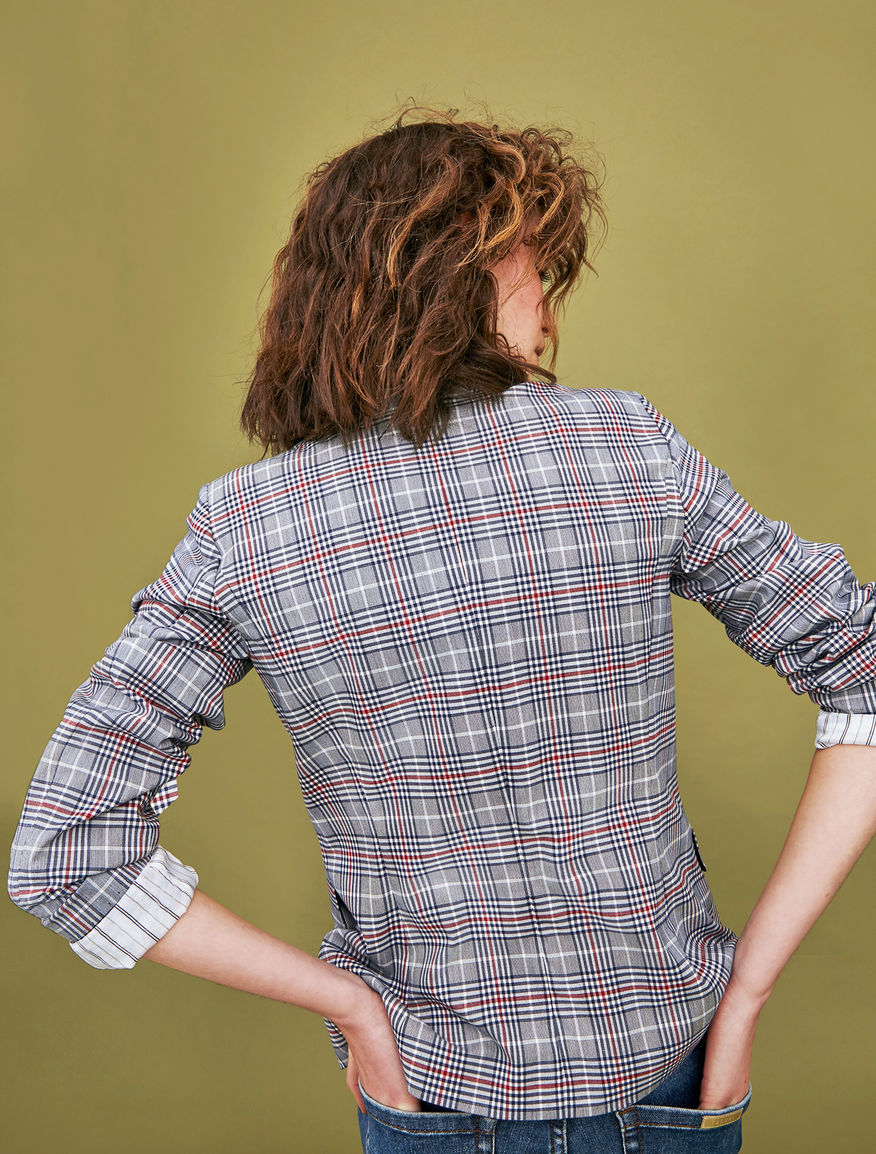 Semi-fitted blazer Semi-fitted blazer