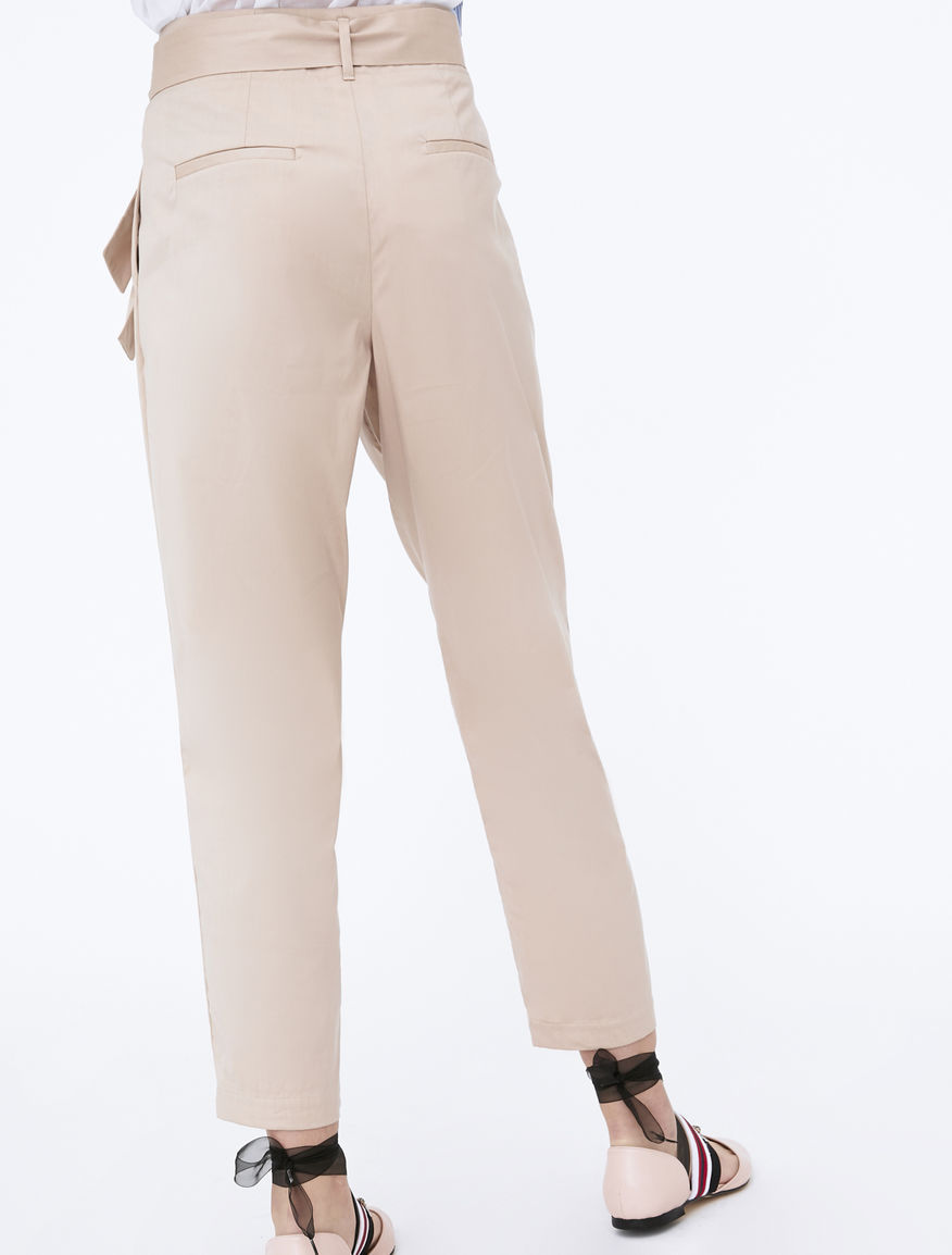 Pantaloni a carota Pantaloni a carota