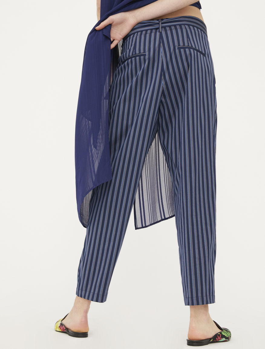 Pantaloni a carota Pantaloni a carota