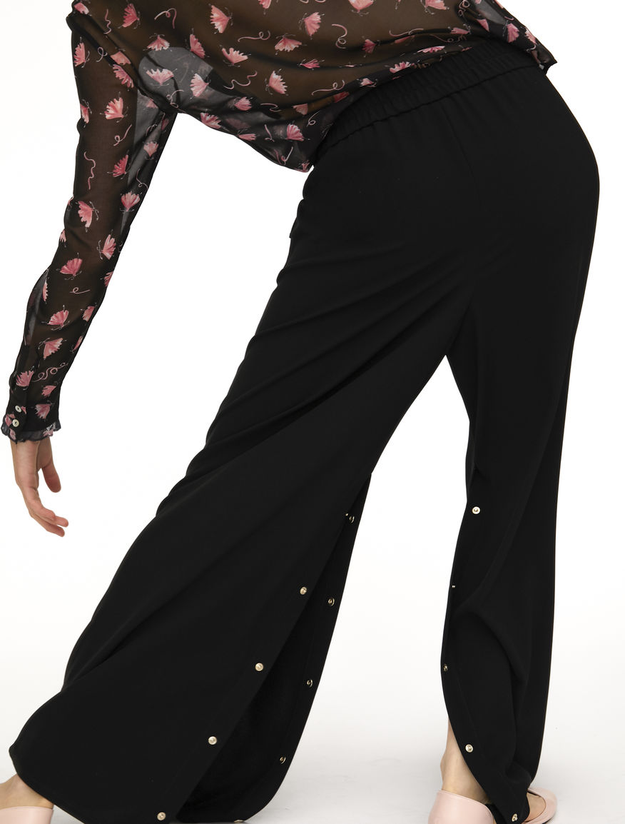 Trousers with buttons Trousers with buttons