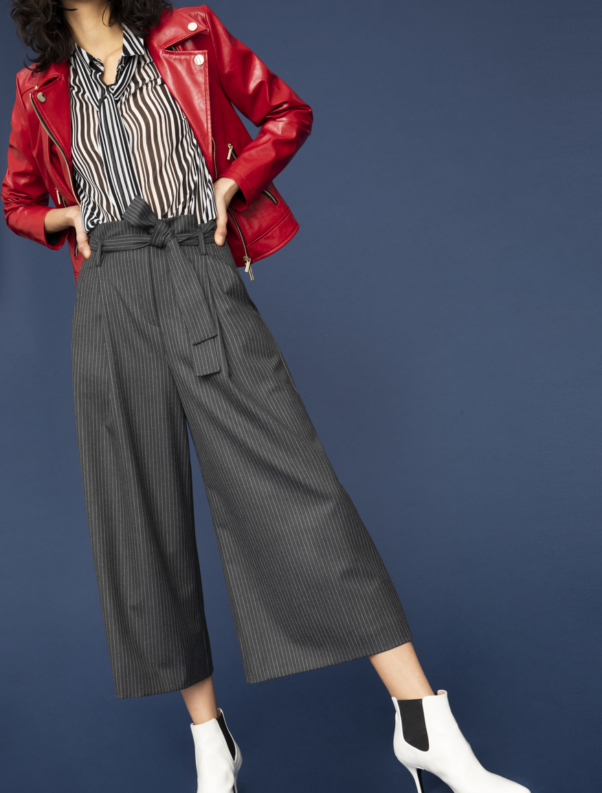 Pantaloni cropped Pantaloni cropped