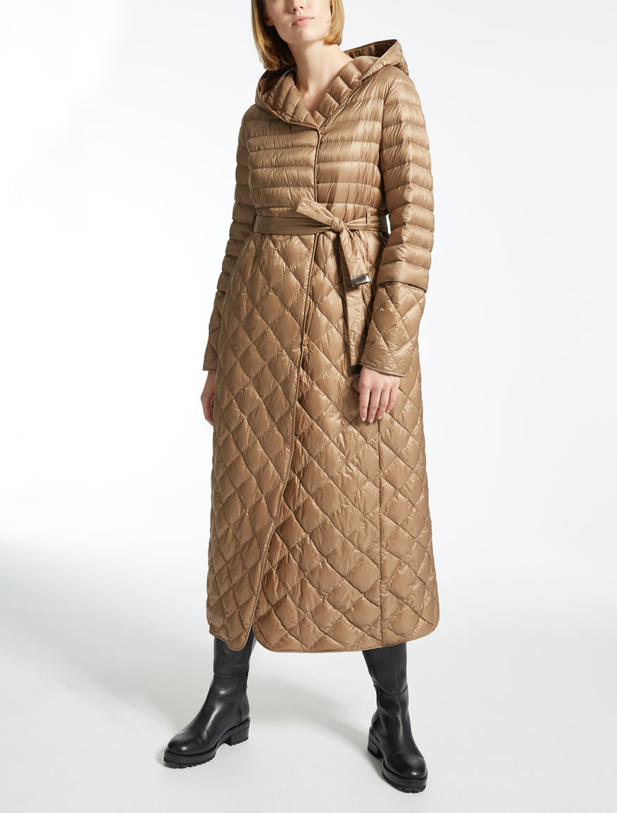 moncler l uomo dalle piume d'oro moncler l uomo dalle piume d'oro