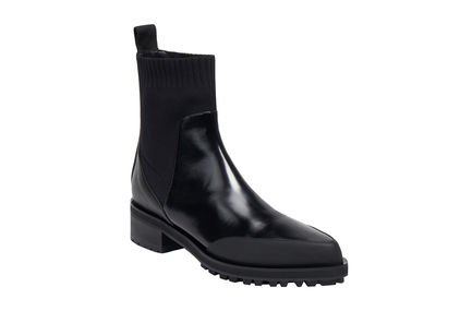 Stivaletto in pelle con inserto a calzino