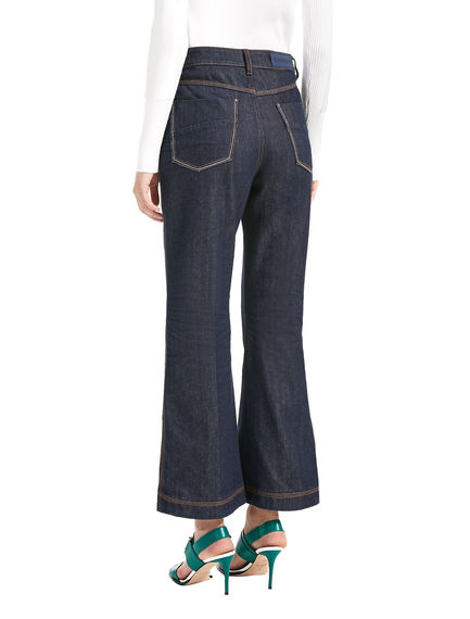 Jeans cropped dalla linea flare