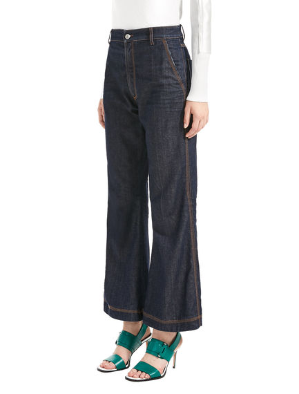 Jeans cropped dalla linea flare