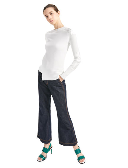 Jeans cropped dalla linea flare