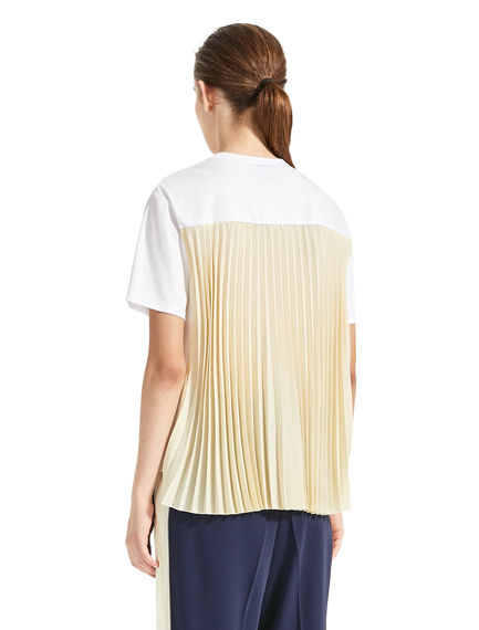 T-shirt con fiore ricamato e pieghe