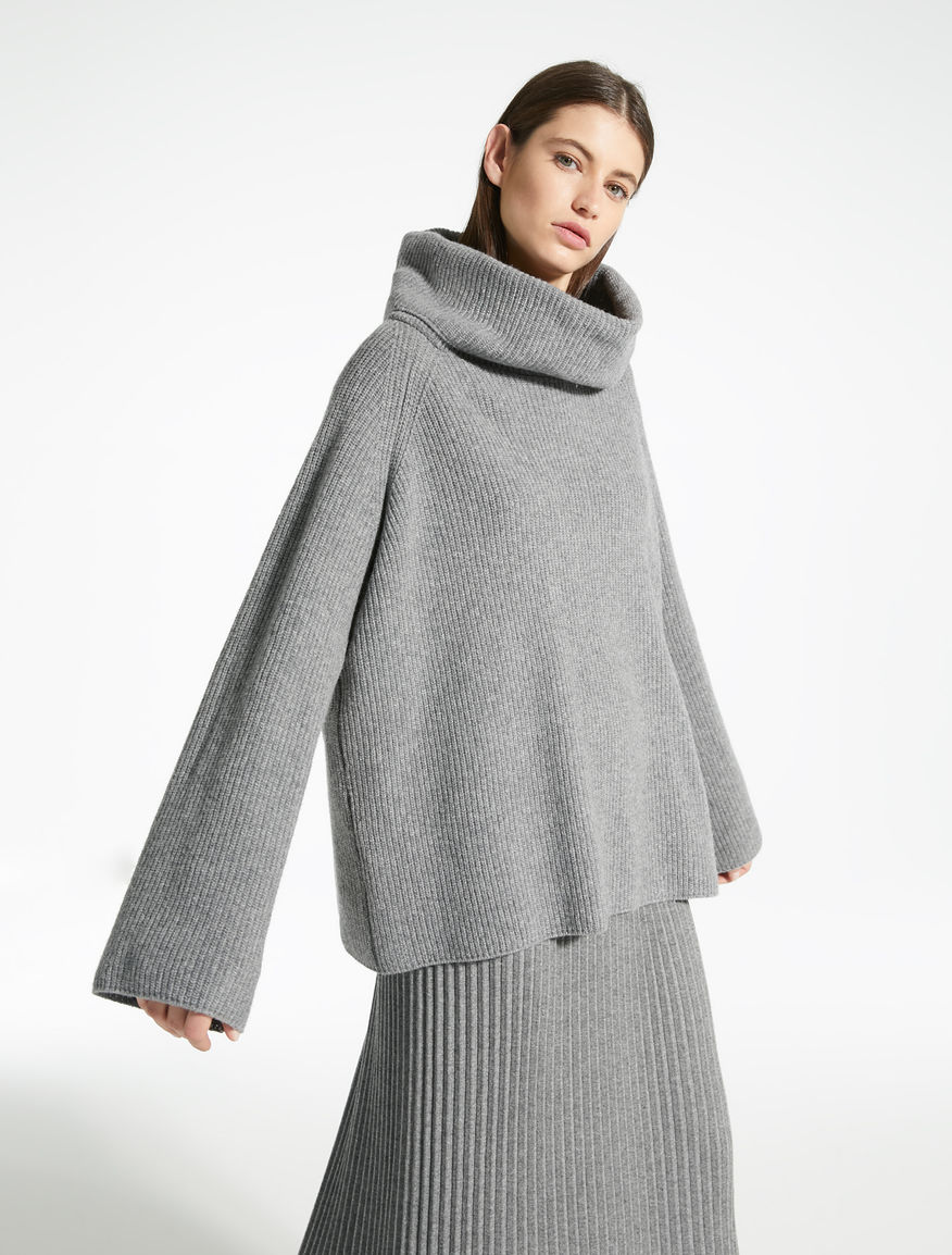 Wool yarn pullover Weekend Maxmara Wool yarn pullover Weekend Maxmara