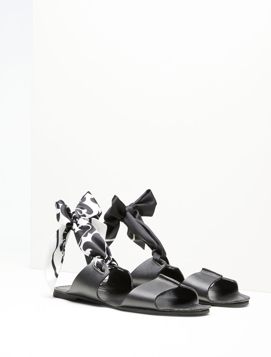 Flat leather sandals Weekend Maxmara Flat leather sandals Weekend Maxmara