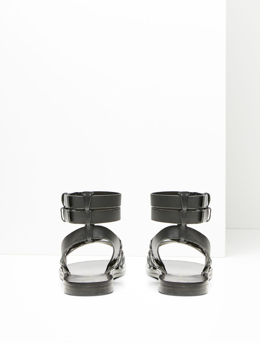 Flat leather sandals Weekend Maxmara Flat leather sandals Weekend Maxmara