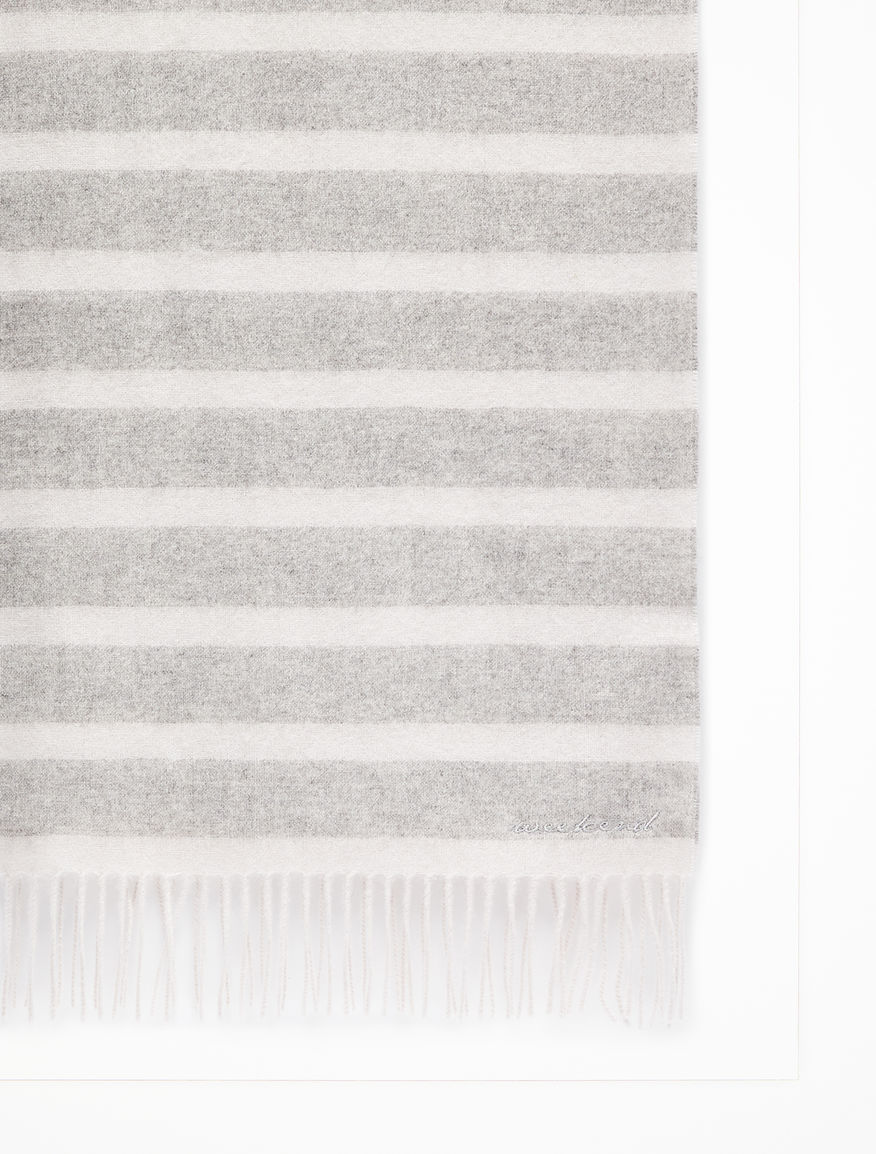 Cashmere scarf Weekend Maxmara Cashmere scarf Weekend Maxmara