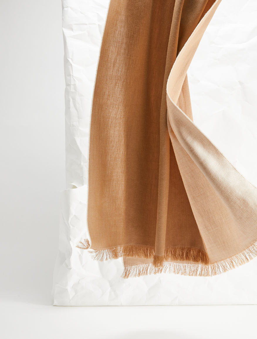 Wool blend stole Weekend Maxmara Wool blend stole Weekend Maxmara